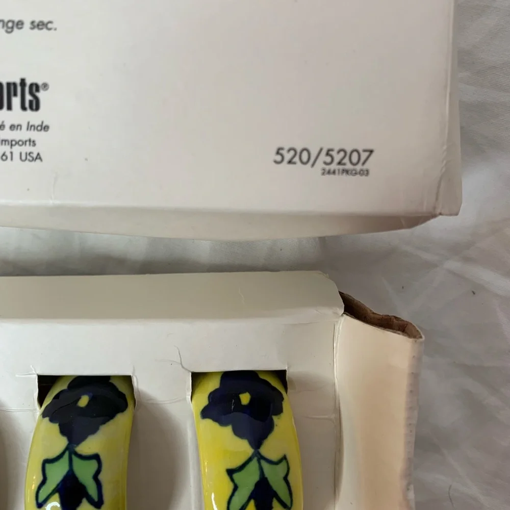 Pier 1 napkin rings ceramic set of 4 NIB